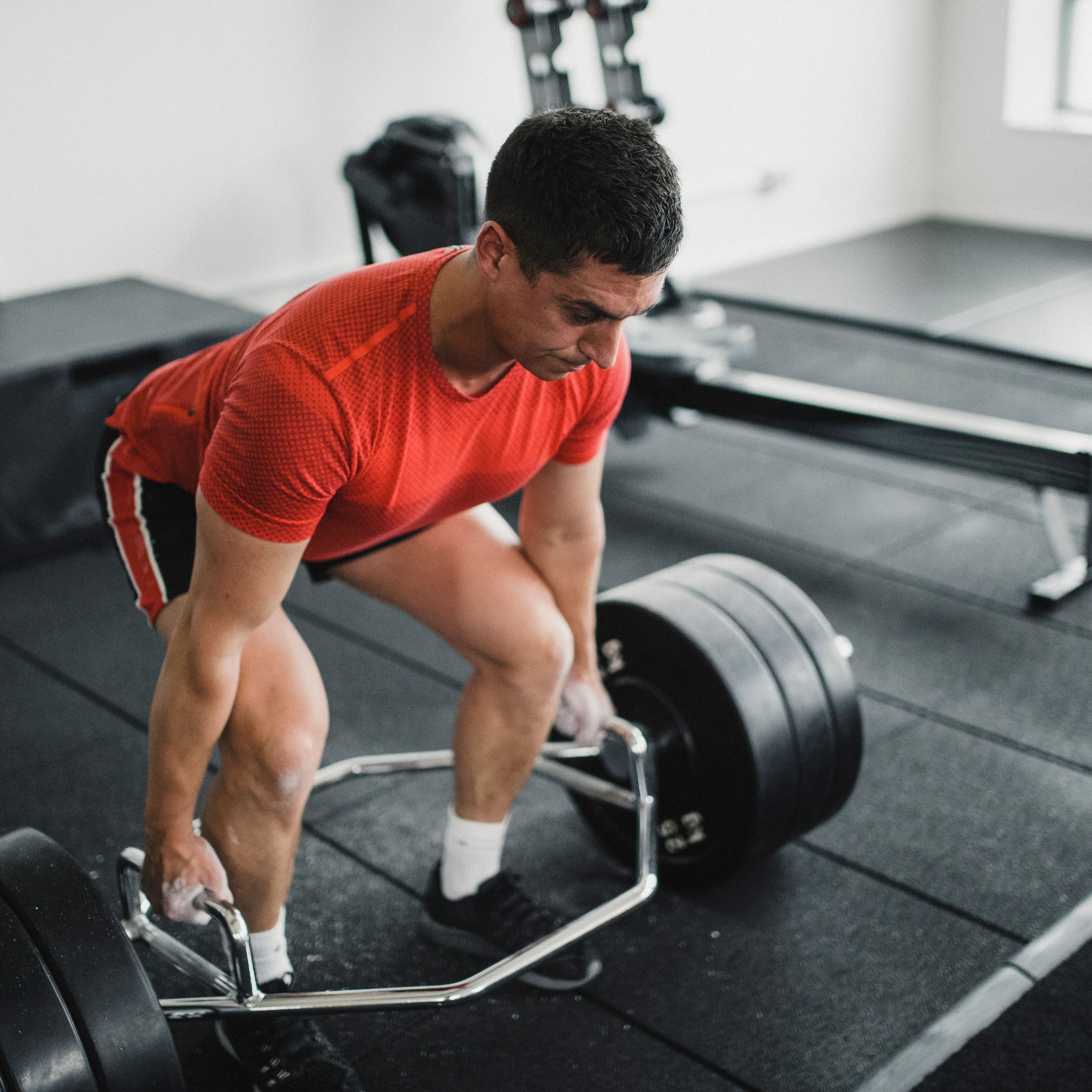 Hex Bar vs. Barbell: Why the Hex Bar Deserves a Spot in Your Routine